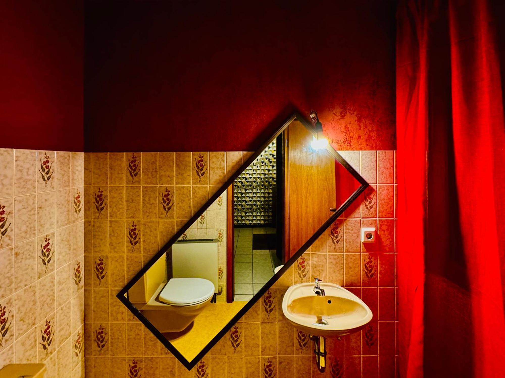Bookeinfach Bad Ems - Private - Sauna Jacuzzi Whirlpool Swimmingpool Alahna Sup Beachvolleyball Billiards Ping Pong Cinema Theater Music Disco Ball Bbq Und Parkplaetze Экстерьер фото