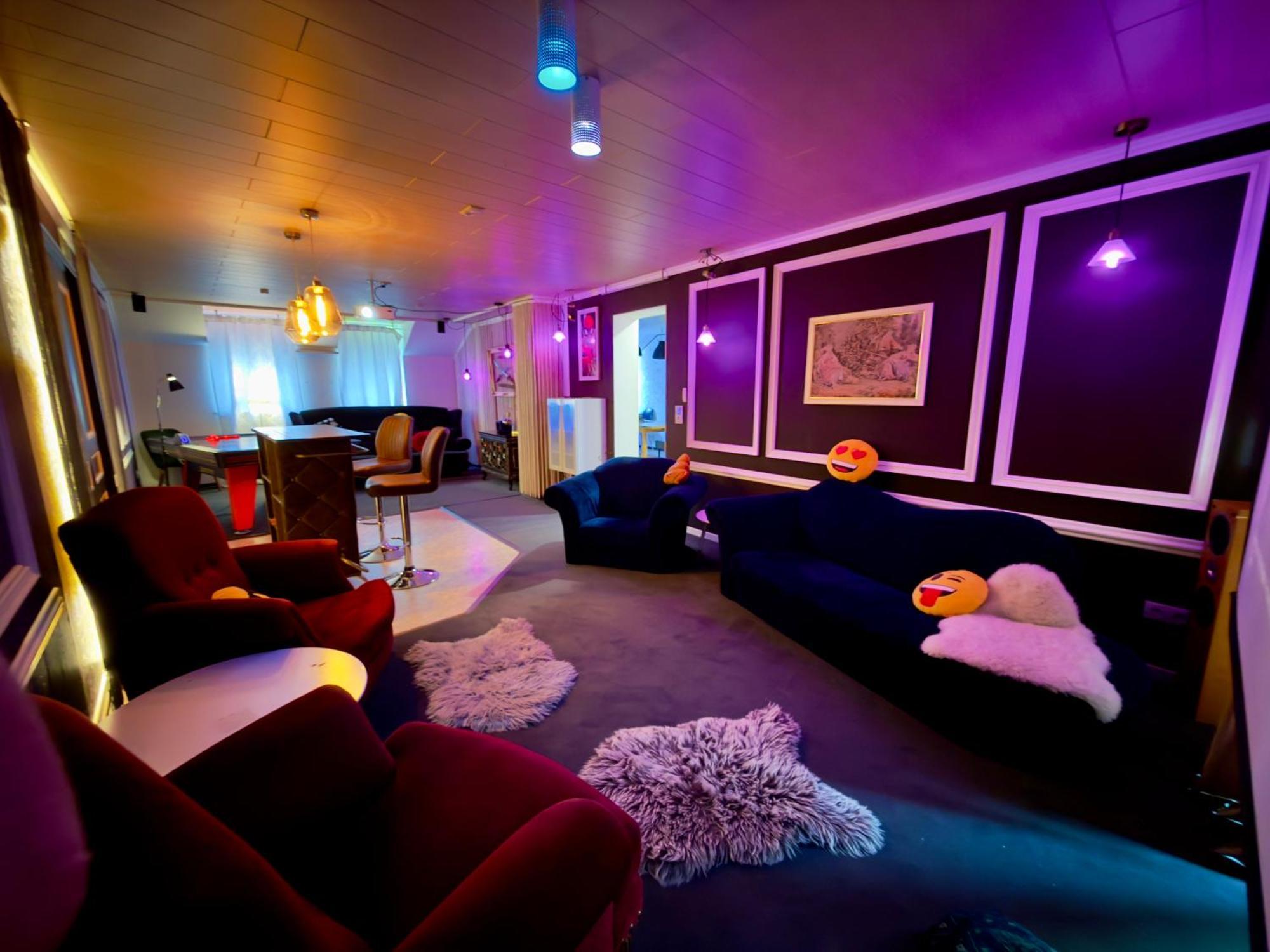 Bookeinfach Bad Ems - Private - Sauna Jacuzzi Whirlpool Swimmingpool Alahna Sup Beachvolleyball Billiards Ping Pong Cinema Theater Music Disco Ball Bbq Und Parkplaetze Экстерьер фото