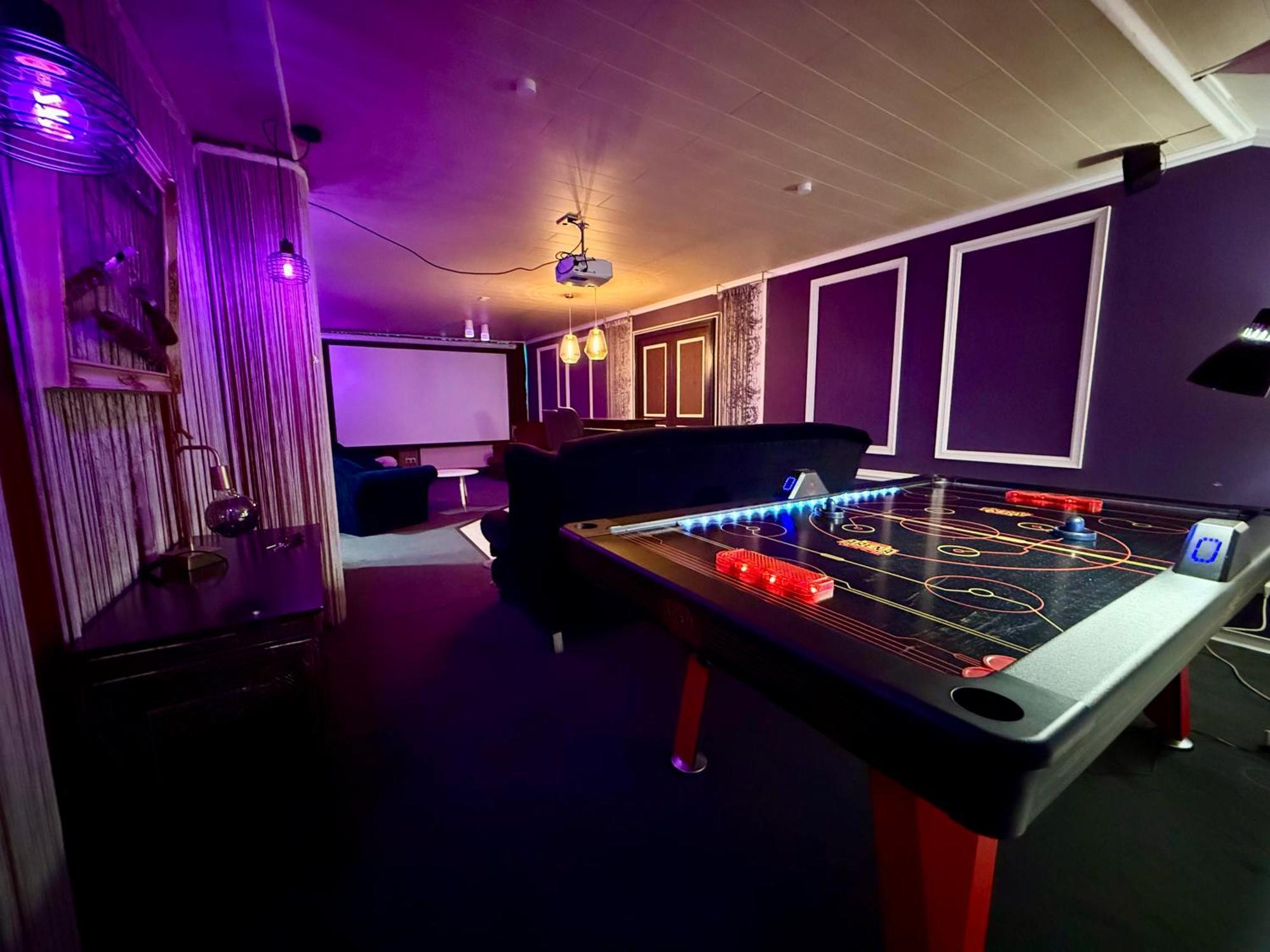 Bookeinfach Bad Ems - Private - Sauna Jacuzzi Whirlpool Swimmingpool Alahna Sup Beachvolleyball Billiards Ping Pong Cinema Theater Music Disco Ball Bbq Und Parkplaetze Экстерьер фото